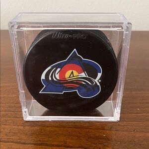 Special Edition NHL Colorado AvalancheTeam Logo Hockey Puck in Case